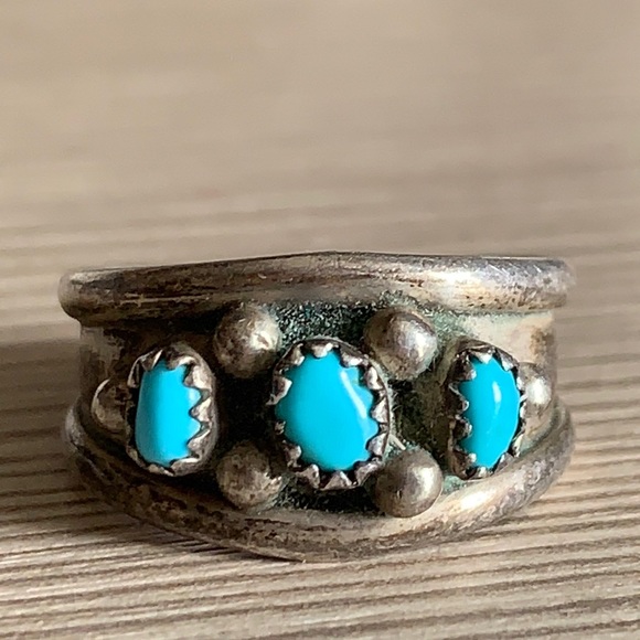 Antique sterling ring with turquoise - Picture 7 of 11